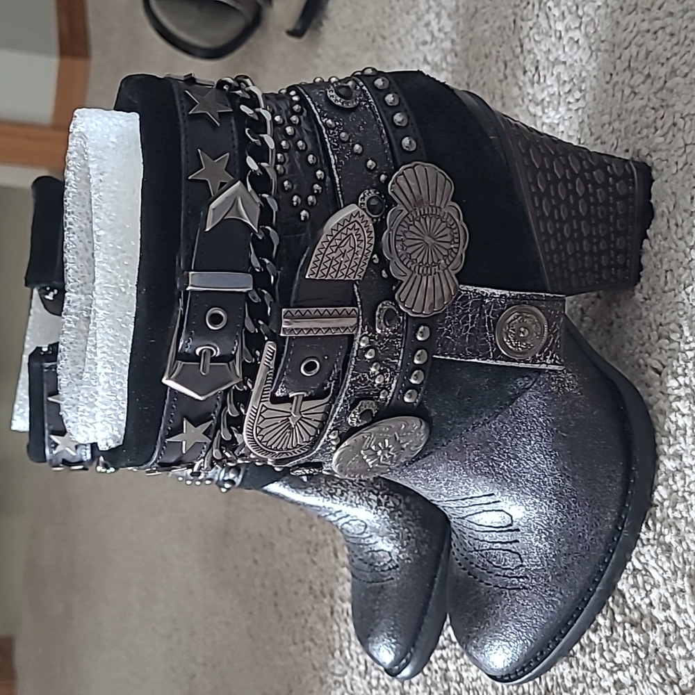El Dantes embellished ankle boots size 5